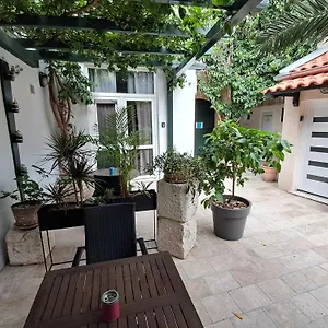 https://studio-oaza.splithotels.org