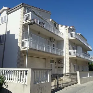 https://paradise-apartment-ivan.splithotels.org